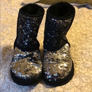 Black & Silver sequined UGG boots Short